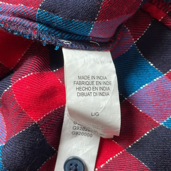 NWOT.  Women’s button down checkered shirt, size large - Picture 5 of 6